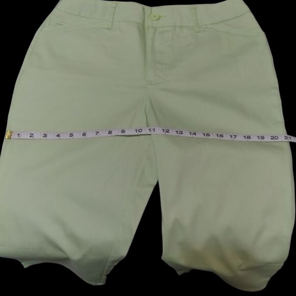 St. John's Bay Women's Pants Secretly Slender #84463750455 Capri Size 10 Green - Picture 11 of 16